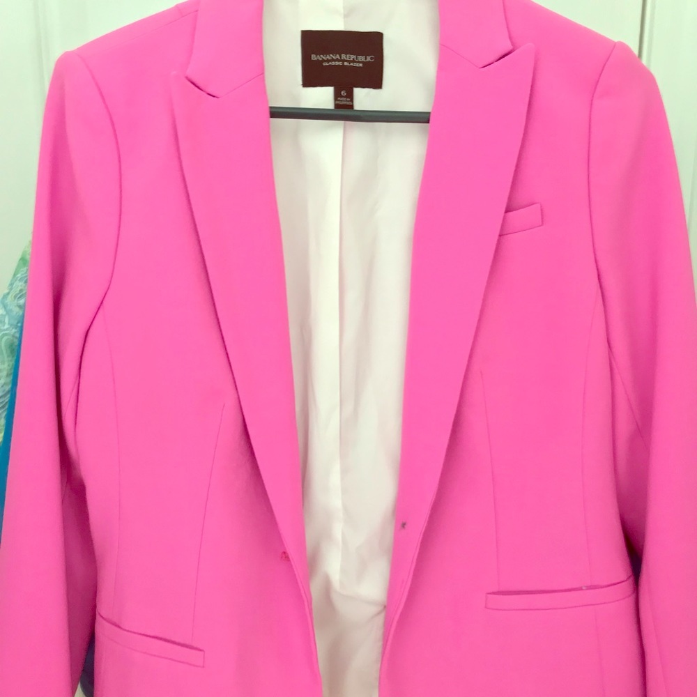NWOT Banana Rep. Classic Fuchsia Blazer